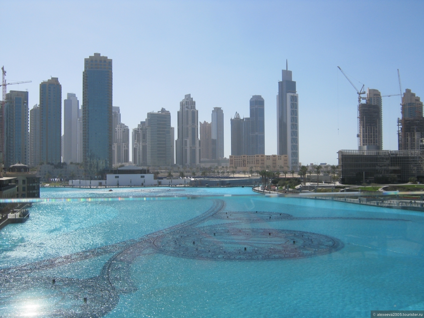 Какое море в дубае в оаэ. Персидский залив Абу Даби. Абу Даби городской пляж. Океан в Дубае название. Реальное название Дубай эмирата.