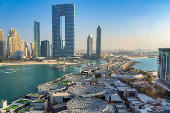Турпоток в Дубай вырос почти в три раза