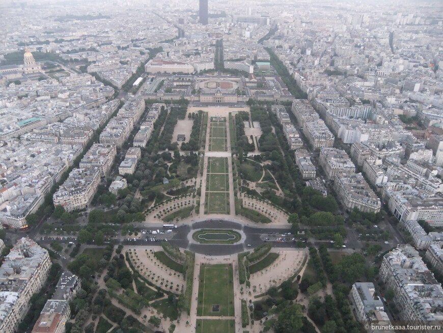 «Париж — город в котором постоянно хочется пить, творить и любить» Э. Хэмингуэй
