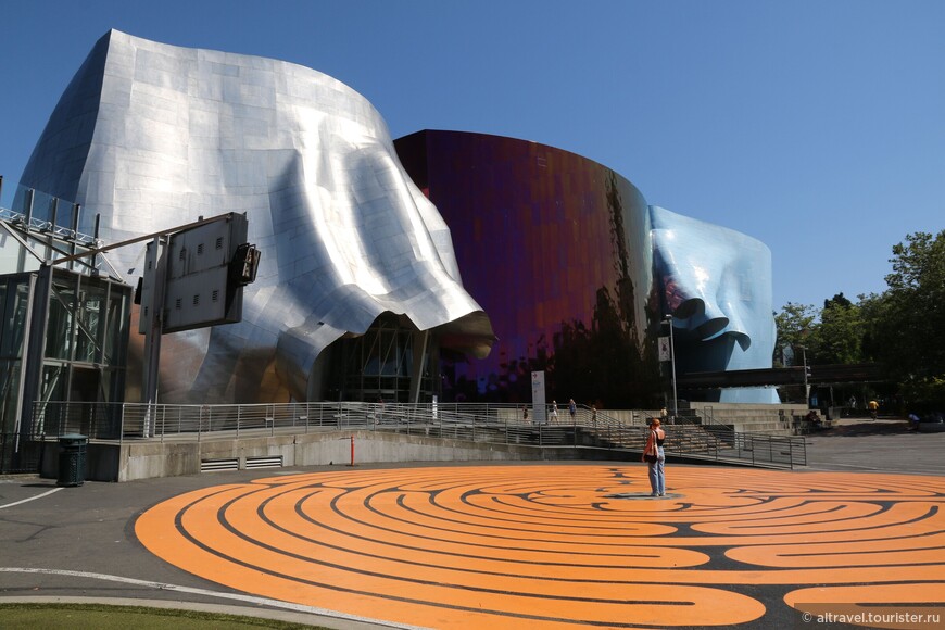 Музей поп-культуры знаменитого американского архитектора Фрэнка Гери.