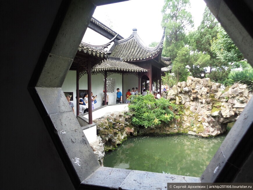 Средневековый сад Львиная роща 14 века в Сучжоу — объект Всемирного наследия ЮНЕСКО