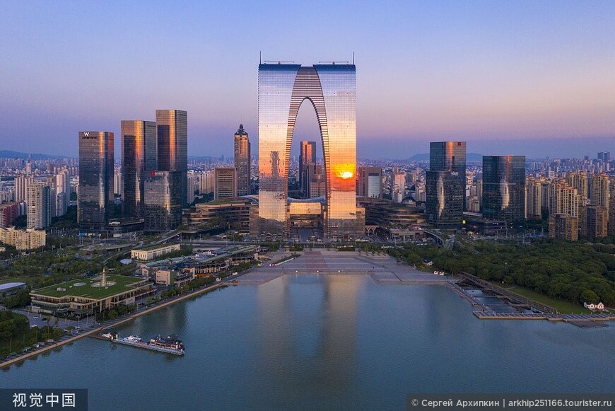 Супер современный район Сучжоу-Сити в Сучжоу в Китае
