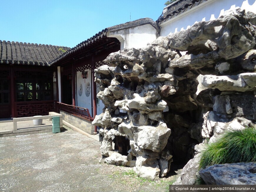Средневековый сад Мастера сетей (12 века) в Сучжоу — объект Всемирного наследия ЮНЕСКО