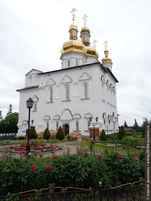 Свято-Троицкий мужской монастырь в Тюмени — один из главных религиозных центров Сибири