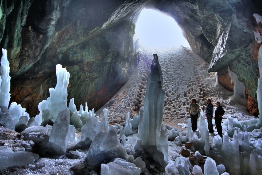 Сокровища Балкан. Ледяная пещера
