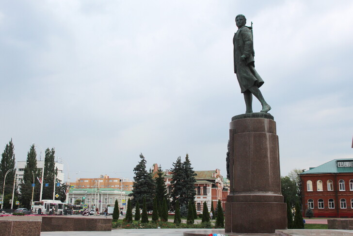 Улица Советская. Памятник З. Космодемьянской