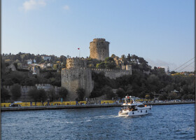 Румелихисар, крепость, перерезающая Босфор