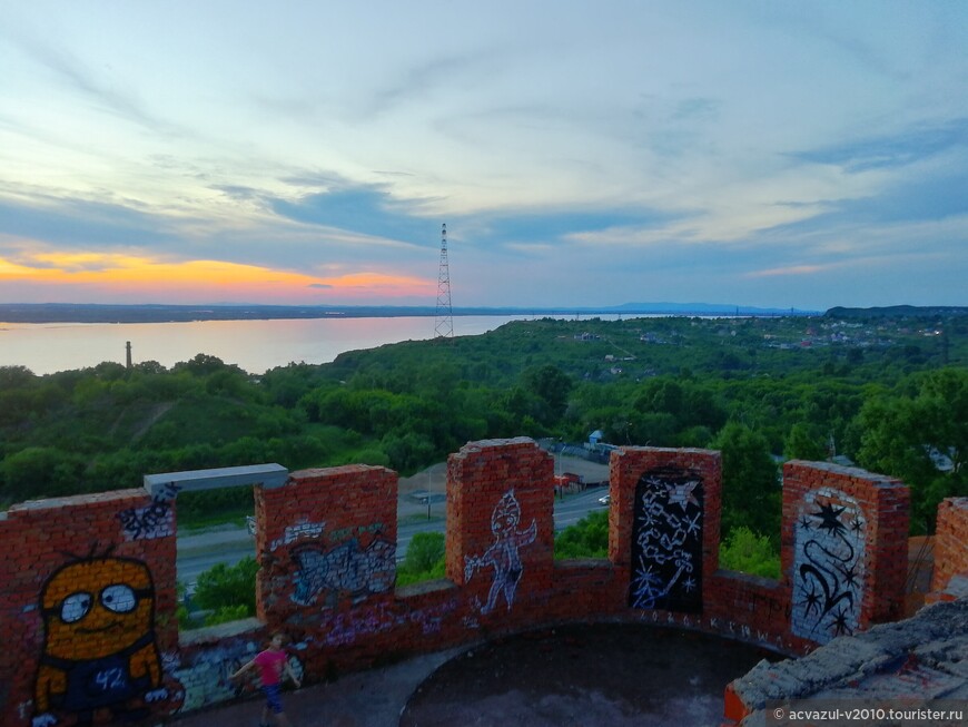 Вид на город Хабаровск и на пятитысячную купюру с Башни Инфиделя. Прощальный взгляд на город...