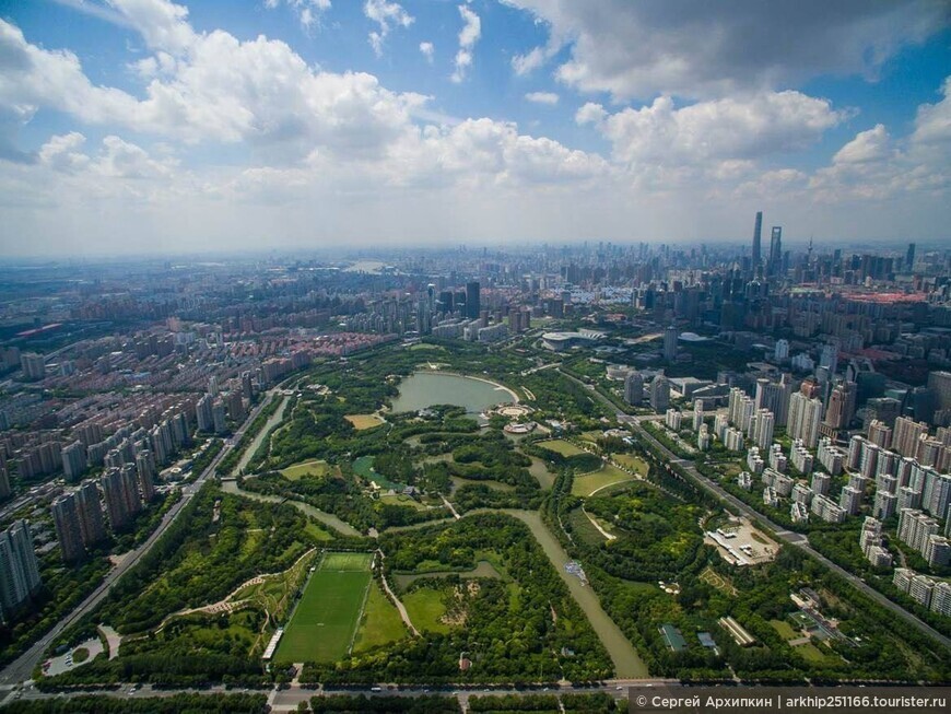 Шанхайский Всемирный финансовый центр — или просто небоскреб «Открывашка» с самой высокой смотровой площадкой в Китае