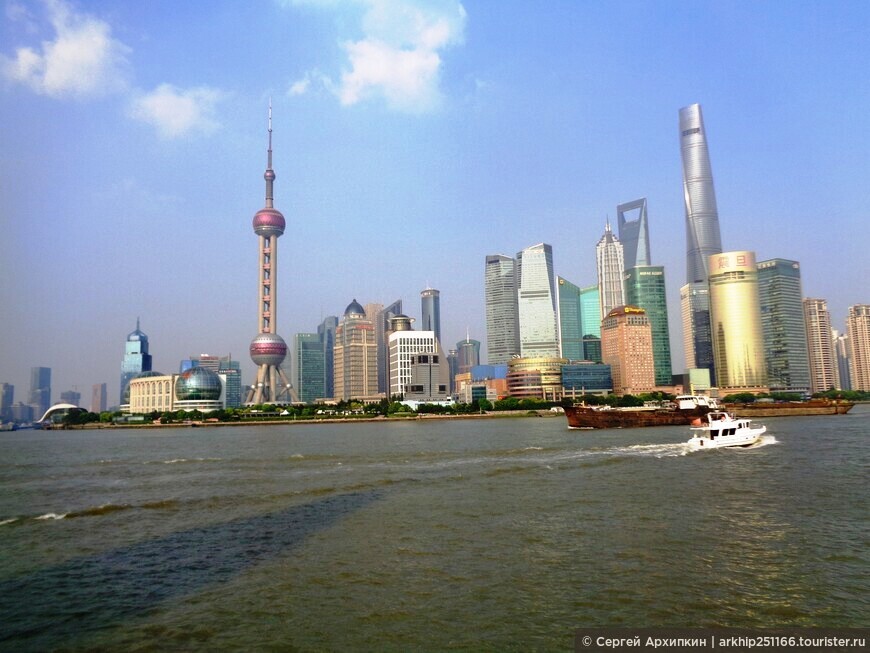 Шанхайская башня — самый высокий небоскреб Китая высотой 632 метра