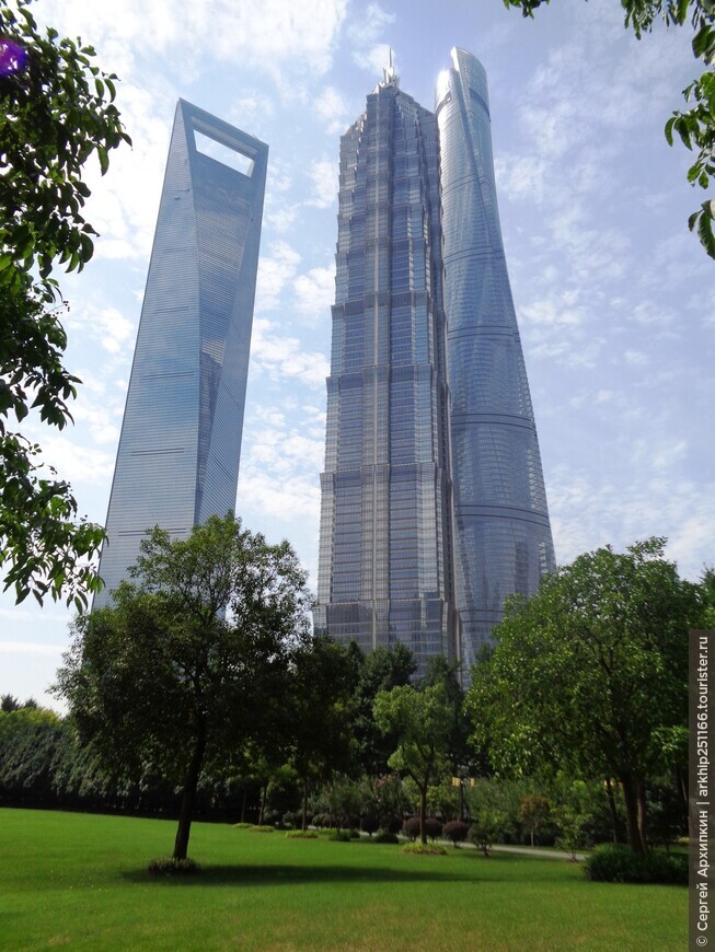Шанхайская башня — самый высокий небоскреб Китая высотой 632 метра