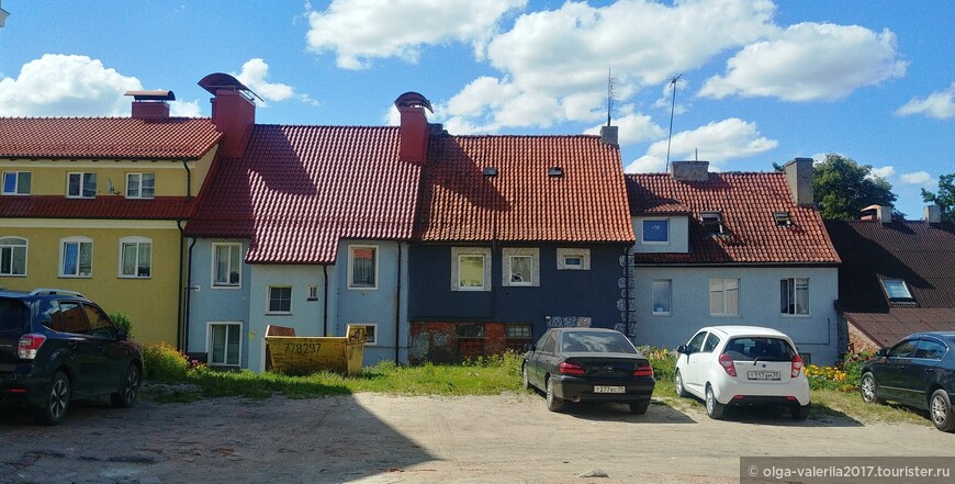 Поселок Железнодорожный, дома после реставрации.