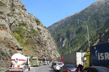 МВД Северной Осетии призвало воздержаться от поездок в Грузию из-за очередей на КПП