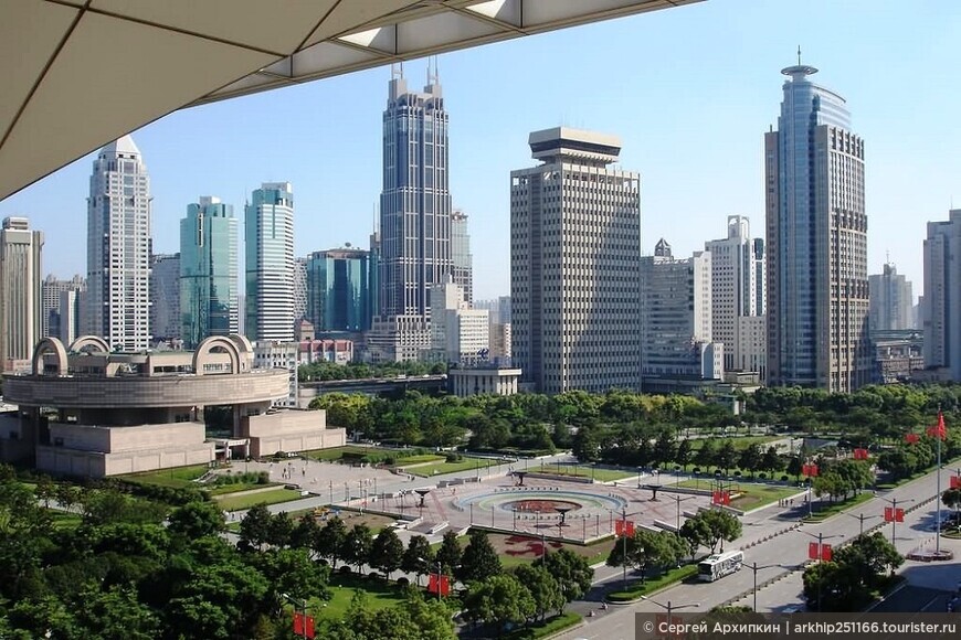Народная площадь — центральная городская площадь Шанхая