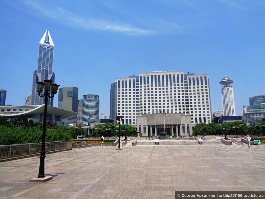 Народная площадь — центральная городская площадь Шанхая