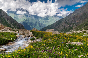 Туристам при въезде в Северную Осетию потребуется подтверждение целей поездки