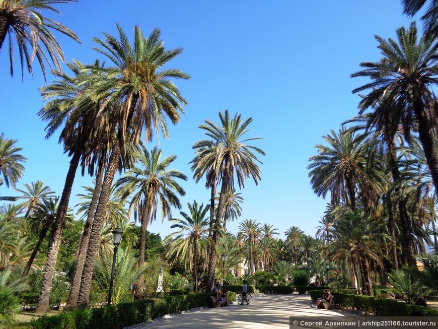 Вилла Бонанно — красивый парк перед дворцом Норманнов в Палермо на Сицилии