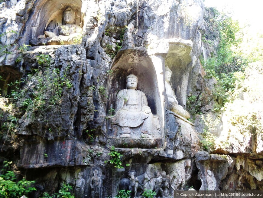 Пещеры Прилетевшая Вершина — с буддистскими скульптурами 10 века в Ханчжоу