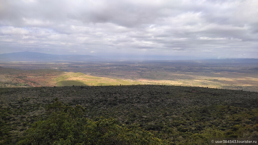 Вид на Африканский разлом (Рифтовая долина) со смотровой площадки