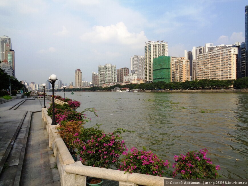 Великолепная набережная на Жемчужной реке в столице Южного Китая — Гуанчжоу (Кантоне)