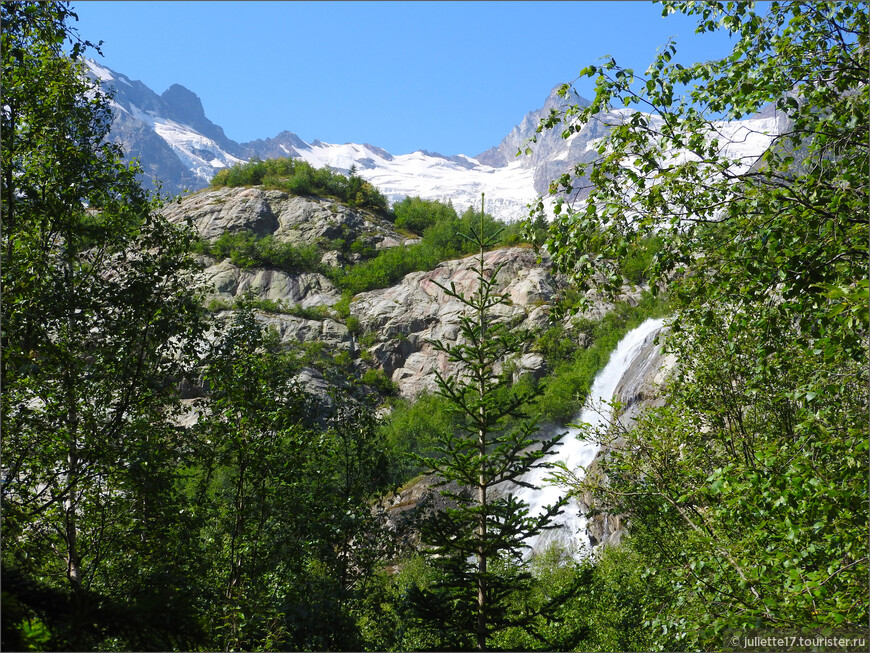 Алибек: ледник и водопад