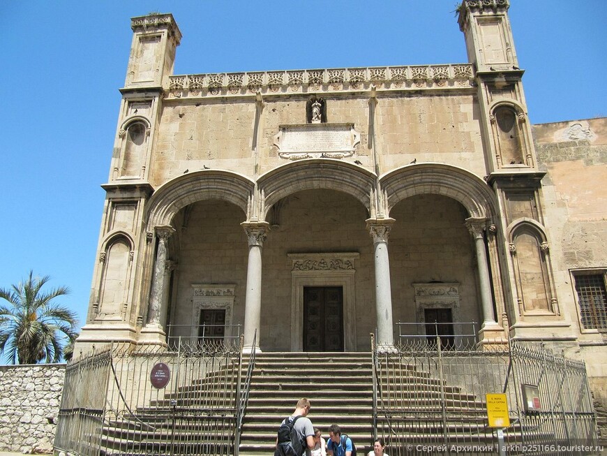 Триумфальные ворота Порта Феличе в Палермо на Сицилии