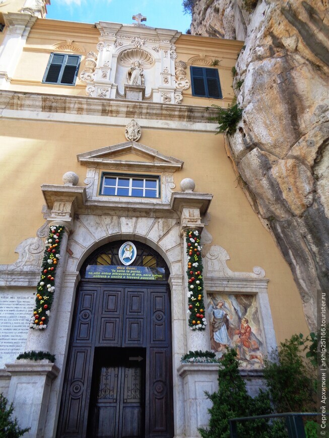 Святилище Святой Розалии в гроте на горе Монте-Пеллегрино в Палермо на Сицилии