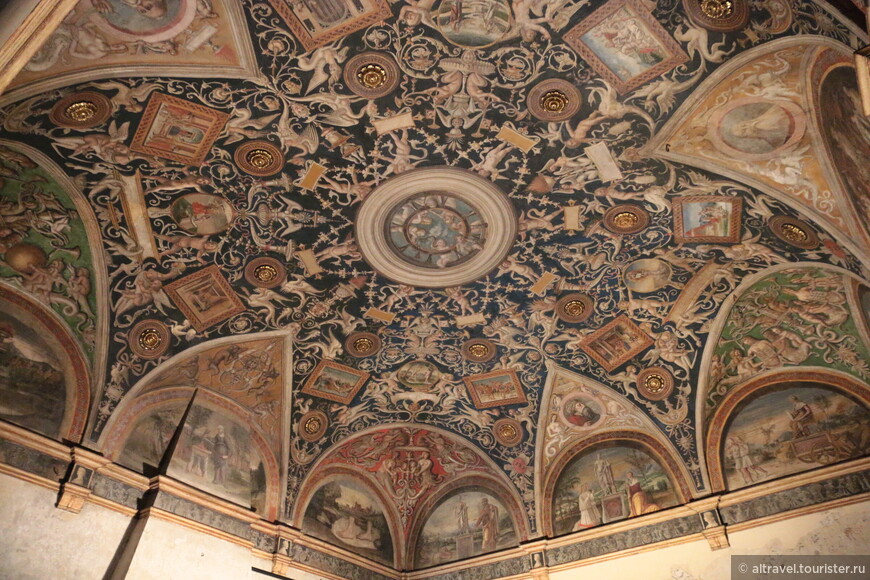 Потолочная фреска в комнате Аральди - общий вид.