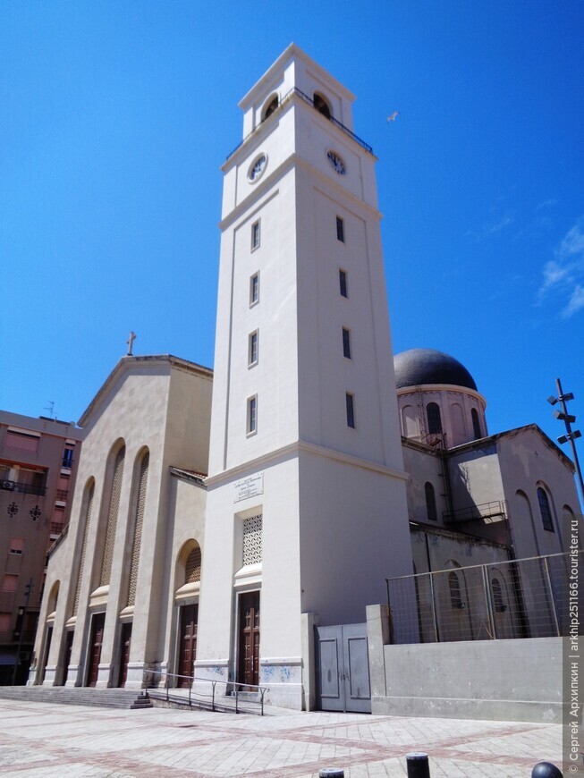 Новый Кафедральный собор Сан Стефано в Милаццо на севере Сицилии