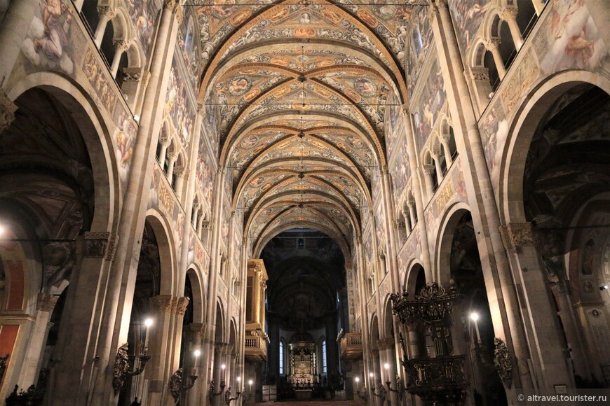Интерьер собора Дуомо в Парме.