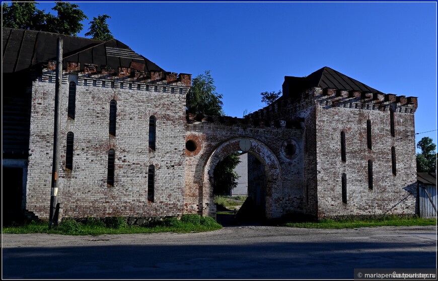 Замок с приведением в Юрино