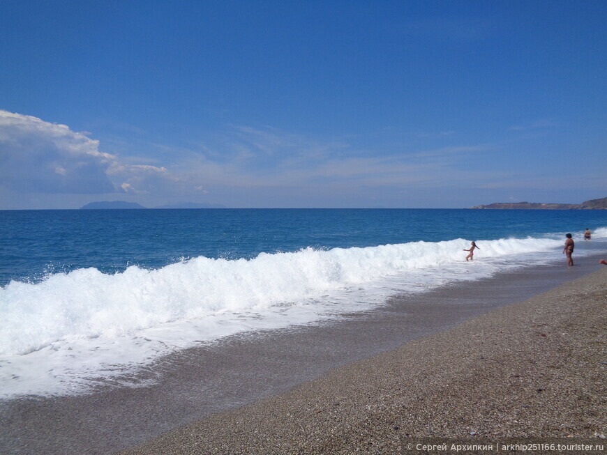 Один из лучших пляжей на Сицилии — пляж Байя дель Тоно в Милаццо