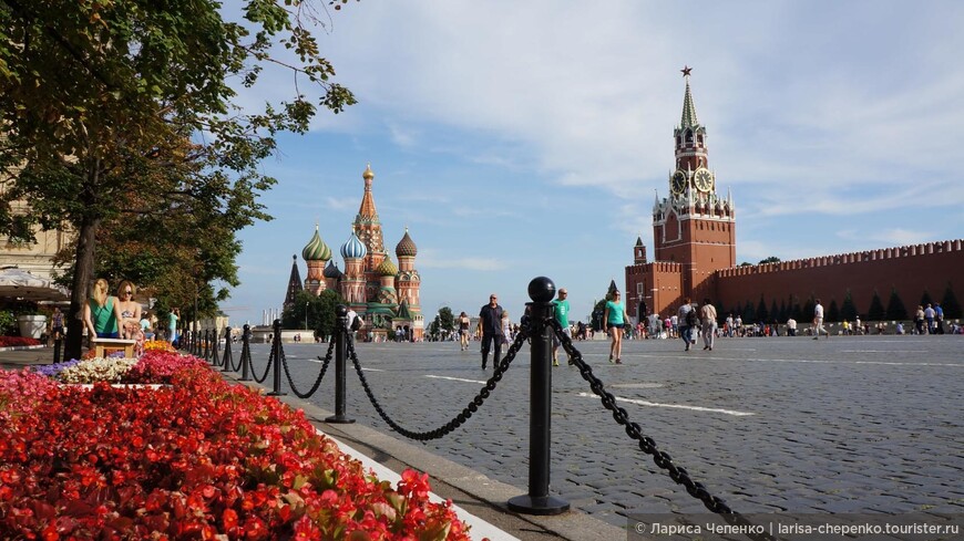 Четвертое место из «Семи чудес России» занимает Собор Василия Блаженного в Москве, о котором быстро не расскажешь