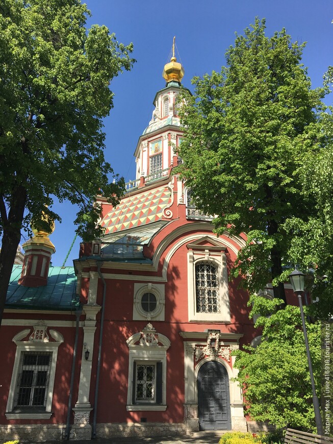 Один день в столице: Калужская площадь, детская библиотека и Якиманка