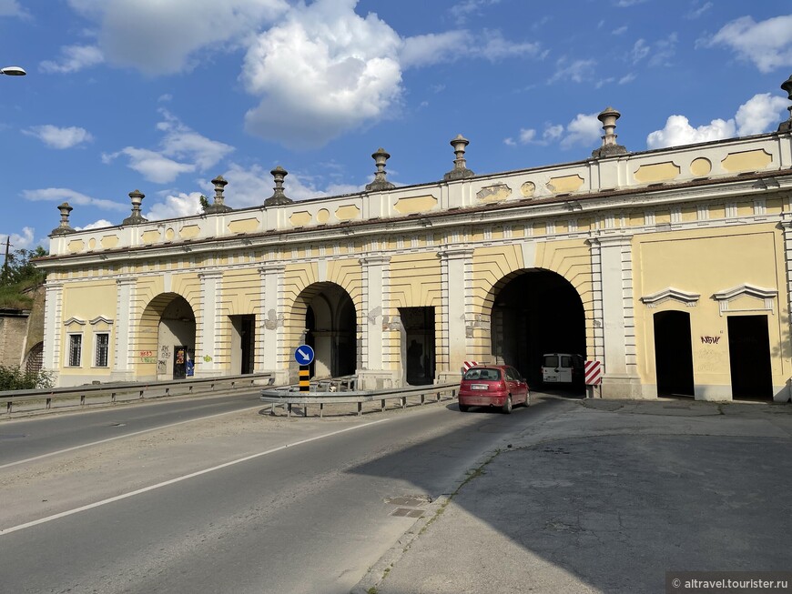 Белградские ворота, вид изнутри.