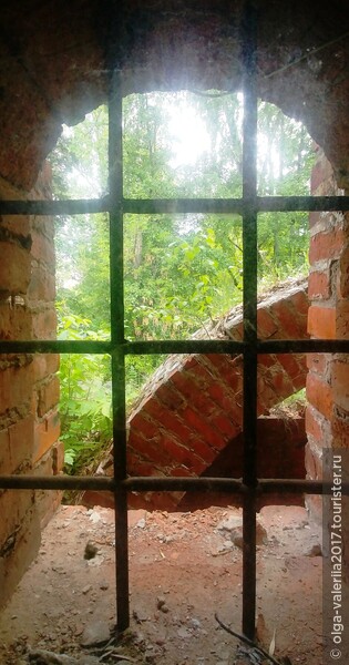 Окно в старой трапезной, самом старом здании Москвы.