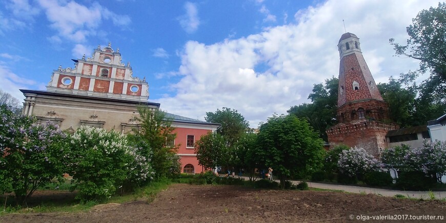 Симонов монастырь. Новая трапезная и Кузнечная башня.