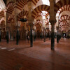 Мечеть в Кордобском халифате была второй самой большой в мире на тот момент. Затем из мечети сделали Собор.