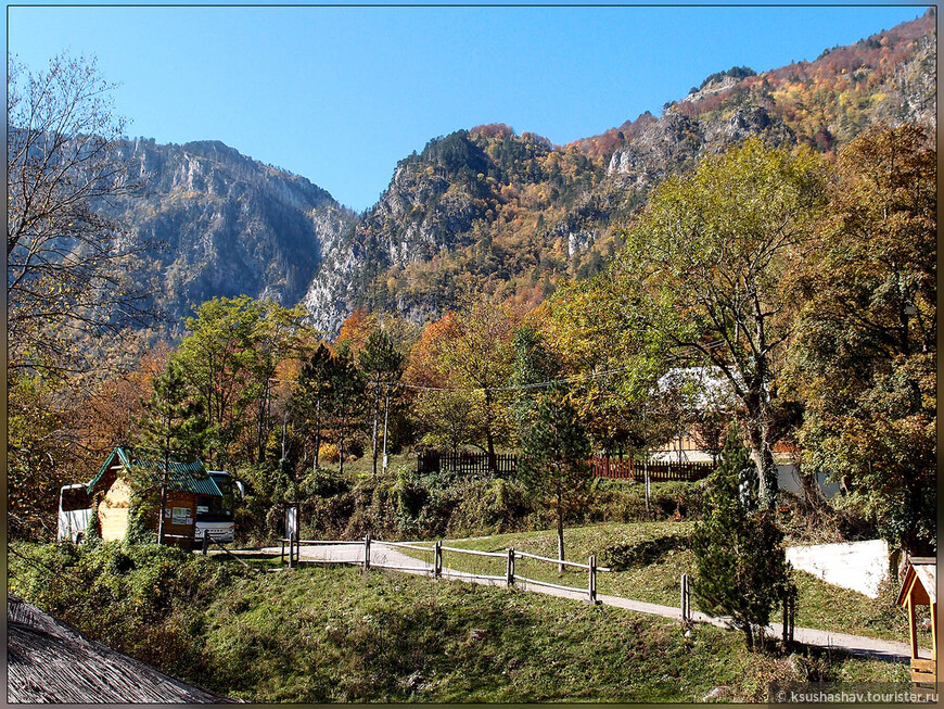 Осень в Черногории и мой первый полёт на зиплайне