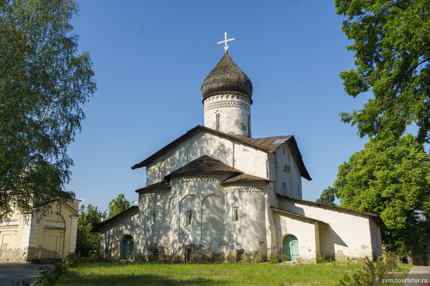 Главный храм Старо-Вознесенского монастыря-церковь Вознесения Господня была построена в камне в 1467 году.