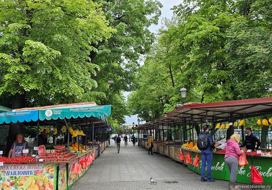 Рынок на площади Велики трг.