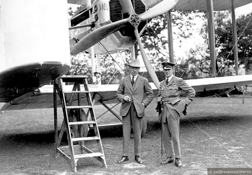Джон Алкок и Артур Браун перед полетом через Атлантику