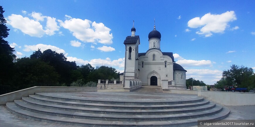 Воскресенская церковь на реставрации.