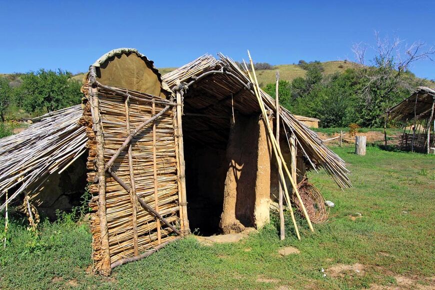 Реконструкция жилища древних людей