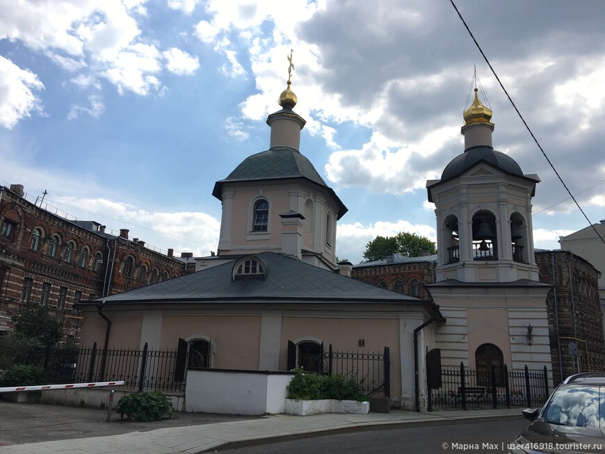 Один день в Москве: пешком по Петровке с заходом в музей и сад