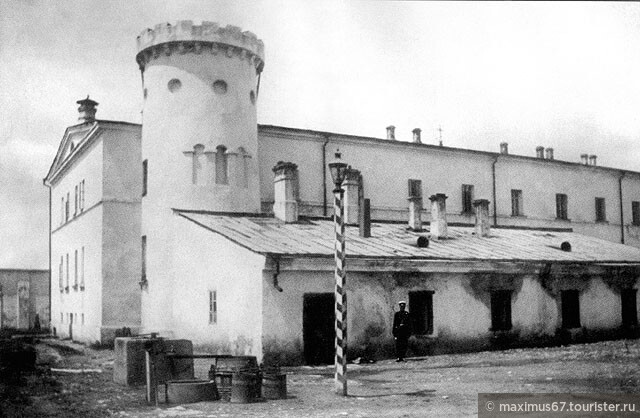 Бутырский тюремный замок с Пугачёвской башней, фото 1880-х гг.