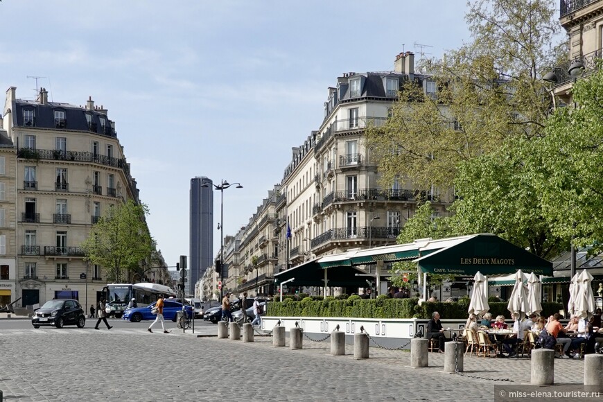 Поверь, турист, это не бредни: и впрямь Париж стоит обедни!