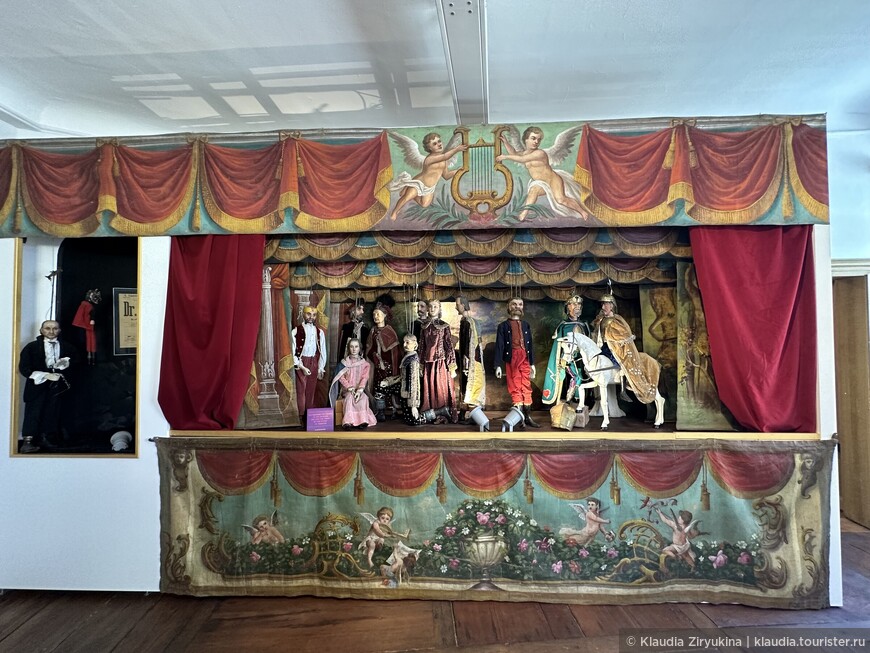Шедевр гобеленового искусства, куклы и кукольный театр — крошечный музей