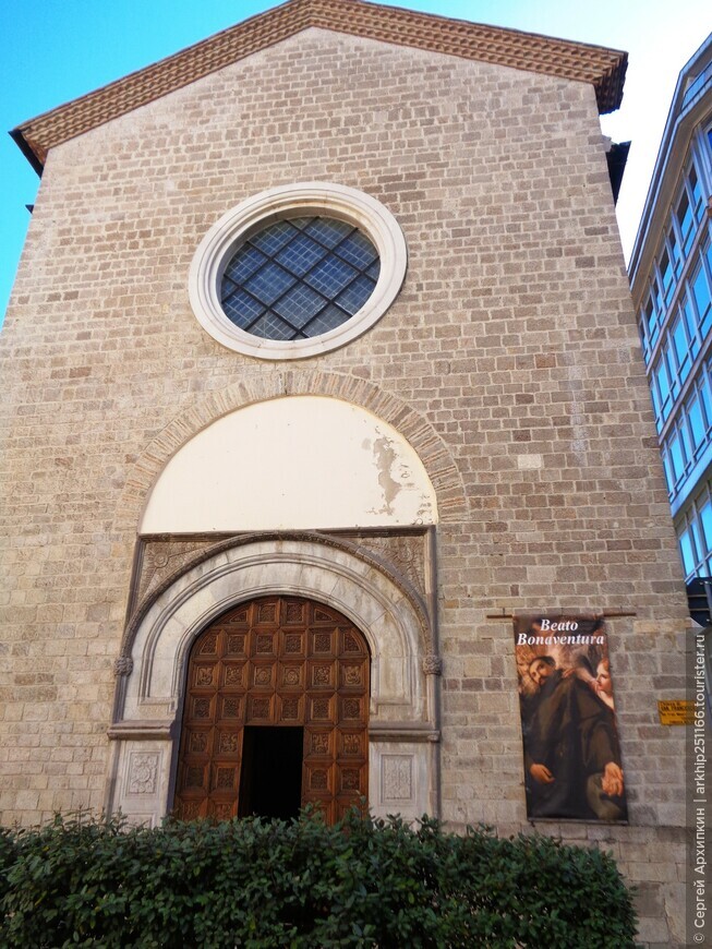 Средневековая церковь Сан-Франческо (13 века) в Потенце на Юге Италии