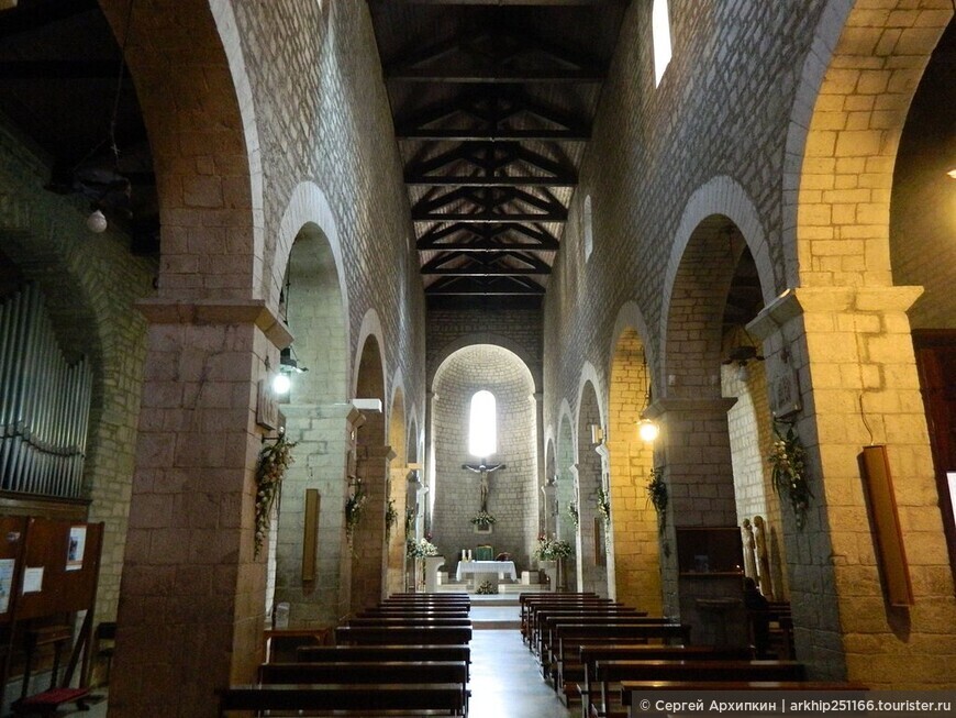 Средневековая церковь Архангела Михаила (12 века) в Потенце на юге Италии